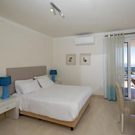 Apartment Lgs65t2, Luxuoso T2 Frente Praia, Em Lagos