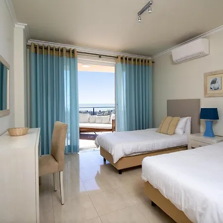 Apartment Lgs65t2, Luxuoso T2 Frente Praia, Em *